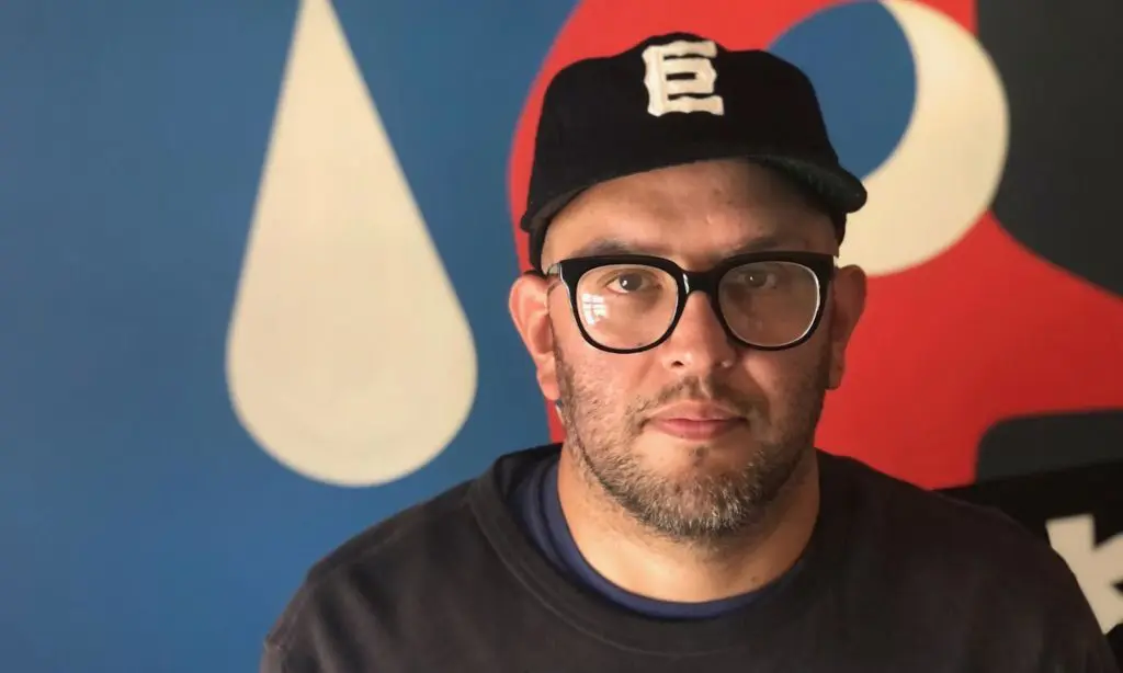 Favio Moreno divides his time between painting, printmaking, and design.
