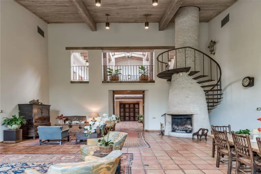 3 Longbow Lane (Photo by Patrick Bertolino for Sotheby's International Realty)