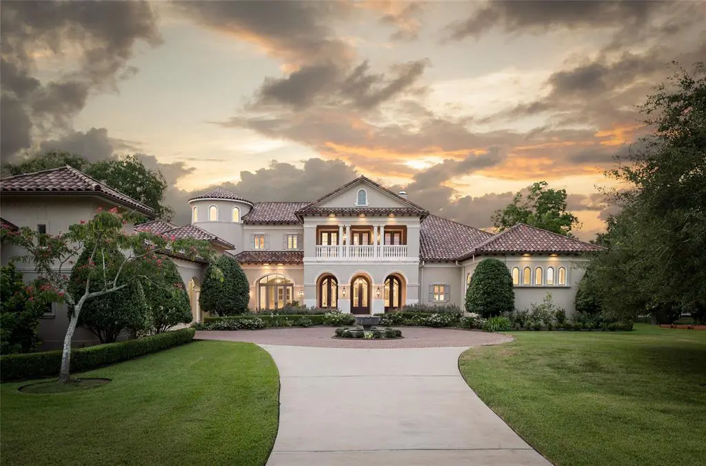 Centuries-old European luxury meets contemporary all-American convenience at 1309 N Horseshoe Drive.
