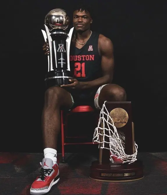 Jarace Walker figures to help add to all the hardware that the University of Houston basketball has already collected.