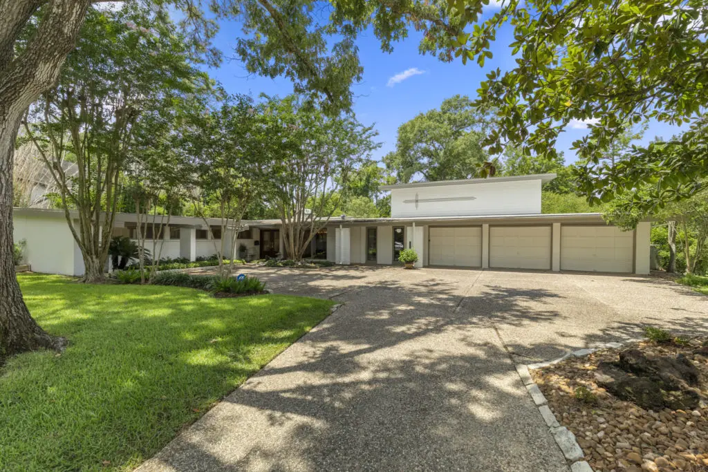 The mid-century modern home, designed by Philip G. Willard, at 503 Timber Terrace Road is listed with Nan and Company Properties for $1,895,000. (Photo by Nan Studios)