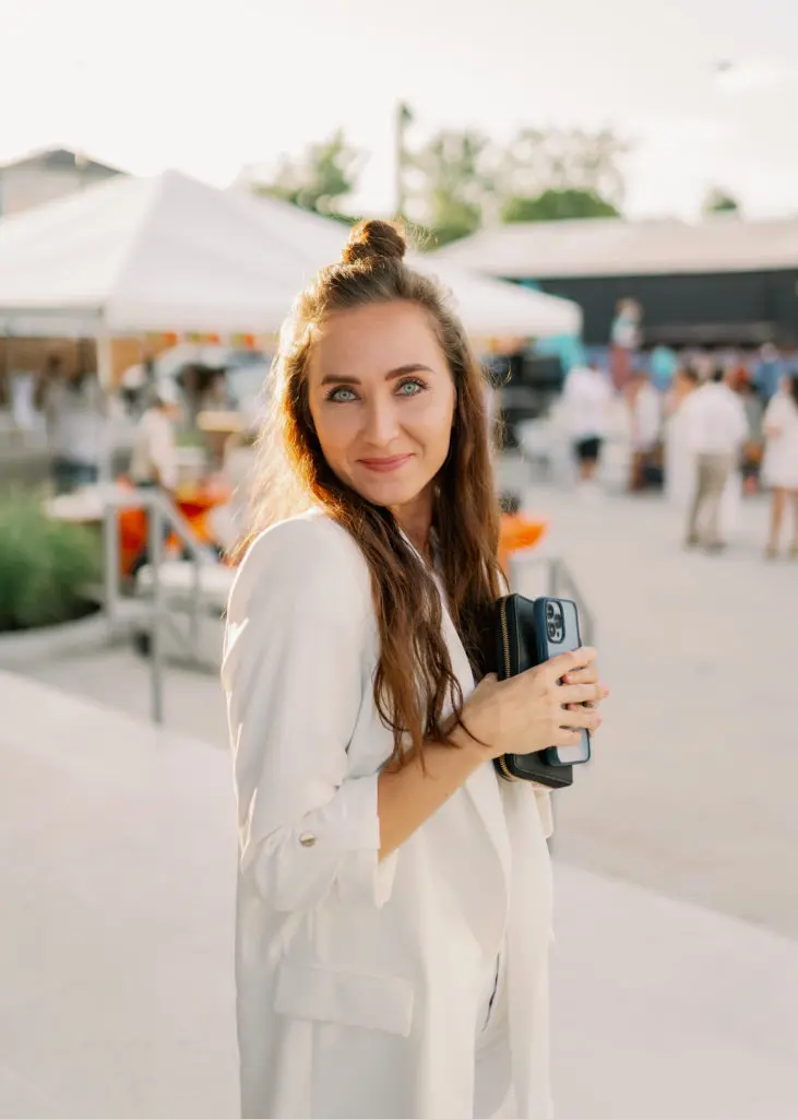 Alina Saad at Nan & Company Properties' party during White Linen Night in TheHeights. (Photo by Nan Studios)