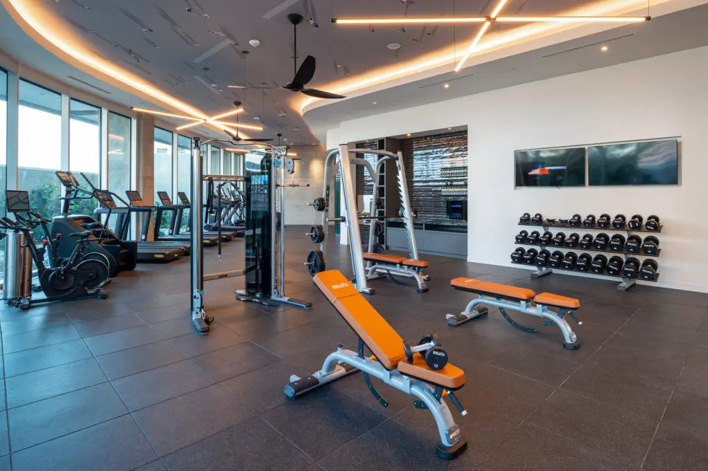 Brava's fitness center has all the latest equipment.