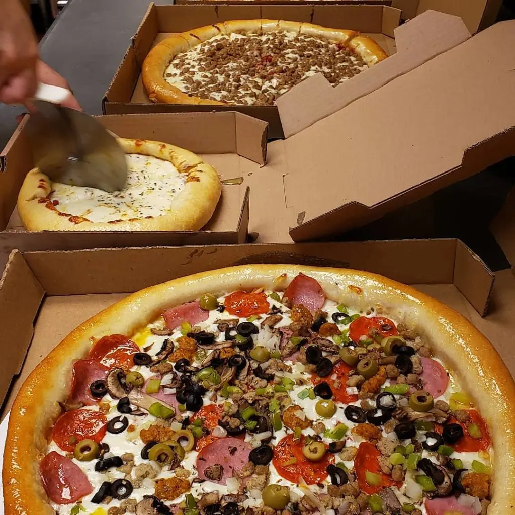 Mama's Pizza - Take out, dine in or lunch buffet, it's been a staple of the Frog diet for decades.