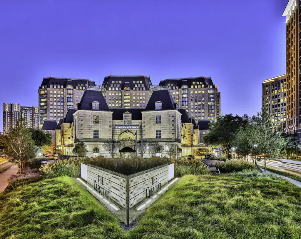 The Crescent is one of architect Philip Johnson's many love letters to Dallas.