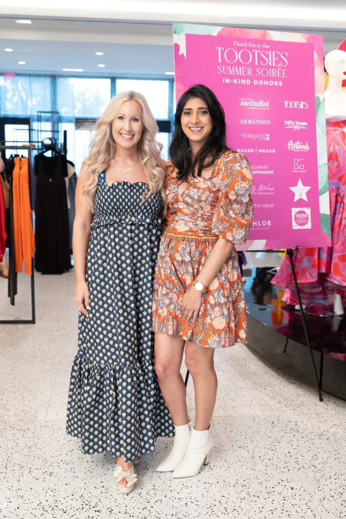 Women of Wardrobe Summer Soirée chairs Catherine Sdao and Sarik Patel at the Dress for Success Women of Wardrobe Summer Soirée at Tootsies. (Photo by Daniel Ortiz)