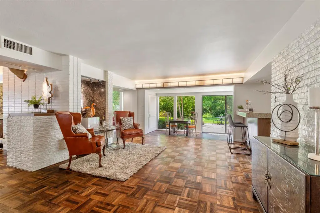 Architect Philip G. Willard developed a masonry construction system called ceramic construction which is prevalent throughout the house at 503 Timber Terrace Road. (Photo by Nan Studios)