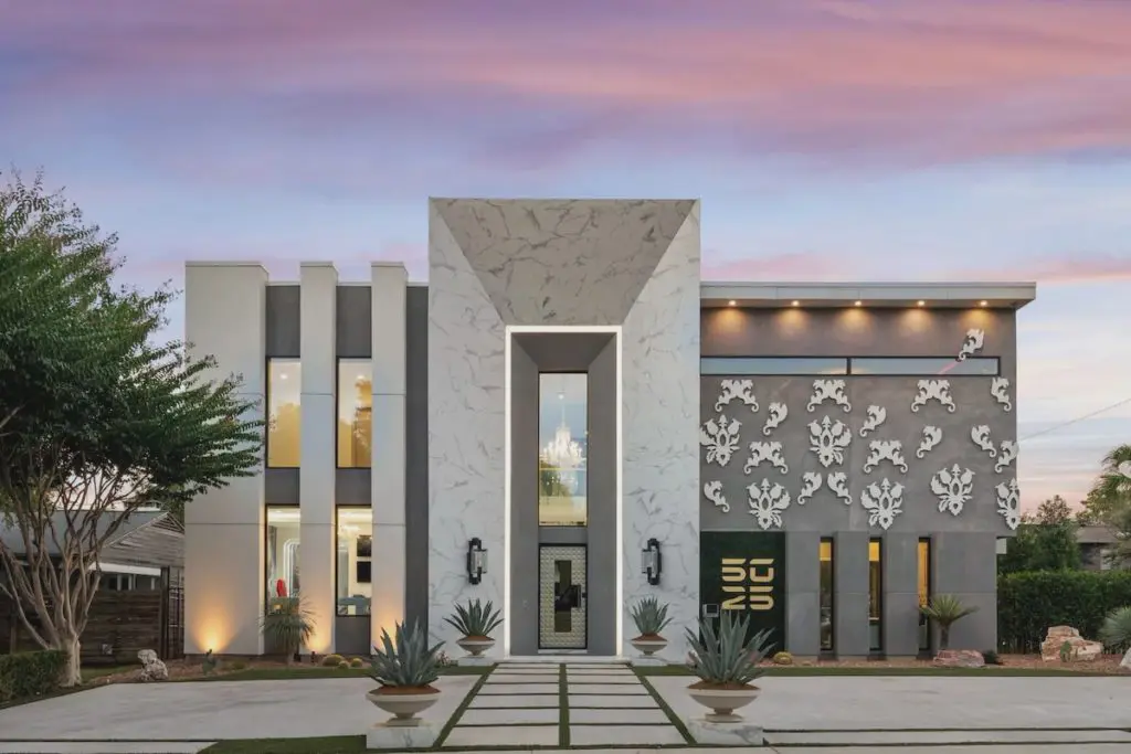 It's safe to say we've never seen anything quite like 5025 Wateka Drive, a palatial futuristic estate near Love Field Airport.