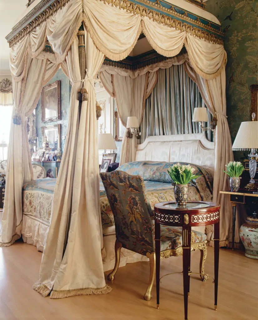 The circa-1770 painted and gilded bed was designed by Thomas Chippendale for Edwin Lascelles at Harewood House, which remains the pre-eminent Chippendale country house. The mahogany gueridon is German, circa 1800. Among the artists represented in this bedroom are Balthus, Henri de Toulouse-Lautrec, Edgar Degas, and Mary Cassatt. (Photography by Lisa Romerein)