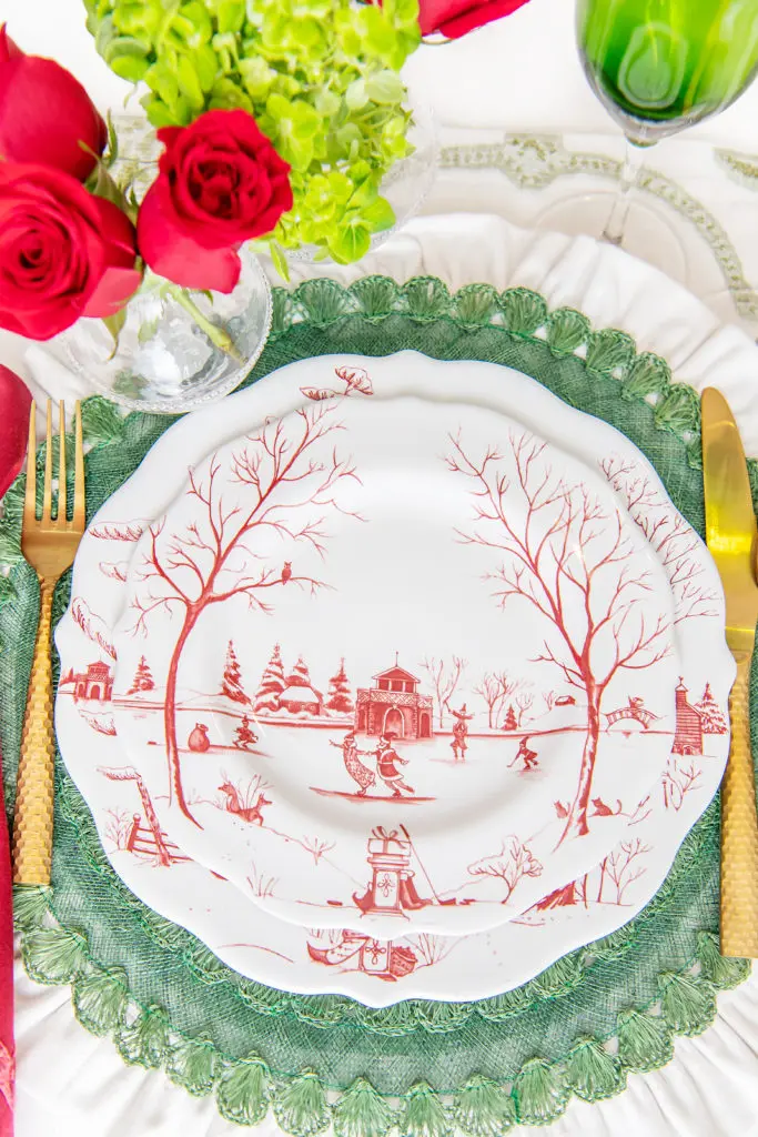 Bering's sets the perfect holiday scene with their festive tablescapes.