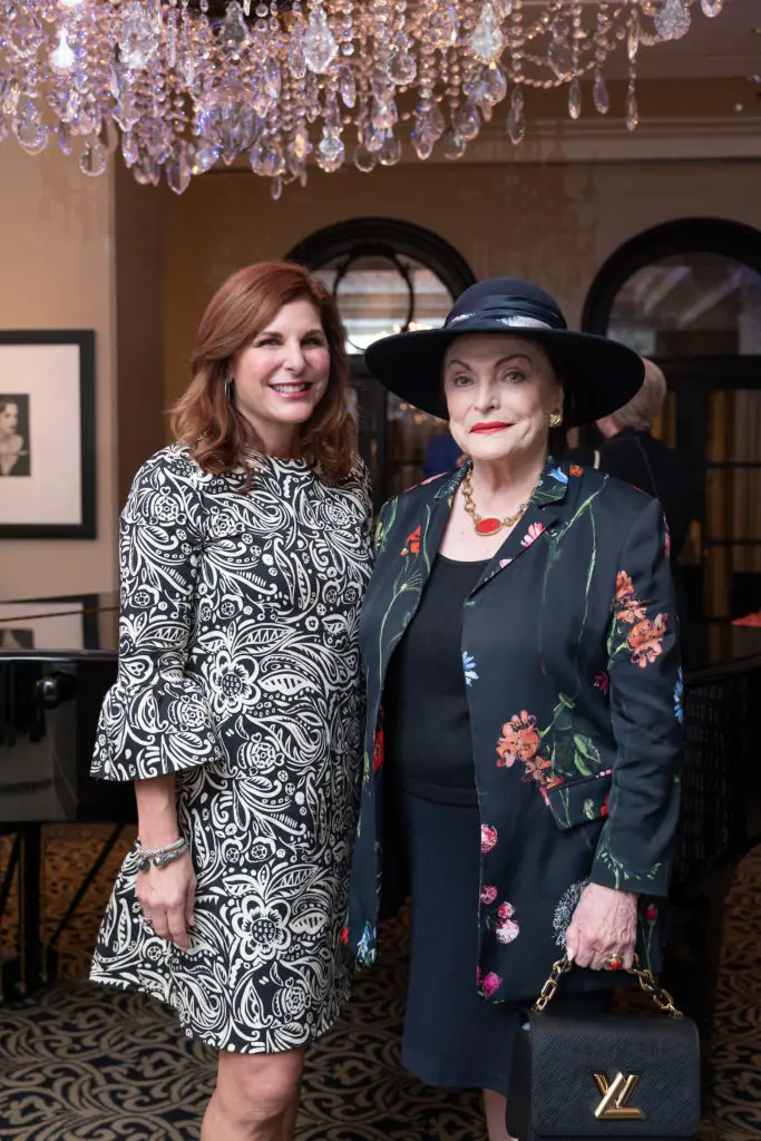 Cynthia Wolff, Beth Wolff at the El Centro de Corazón luncheon (Photo by Daniel Ortiz)
