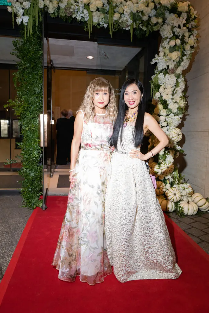 Flora Choy, Connie Kwan Wong at the Houston Symphony Opening Night gala (Photo by Daniel Ortiz)