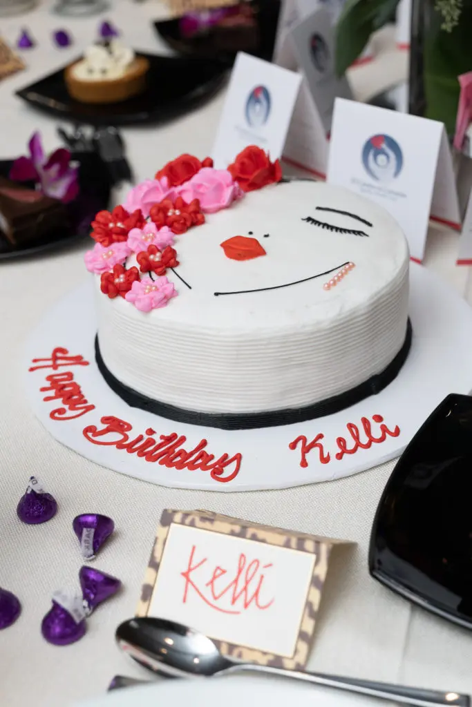Kelli Cohen Fein's birthday cake at her table at the El Centro de Corazón luncheon (Photo by Daniel Ortiz)