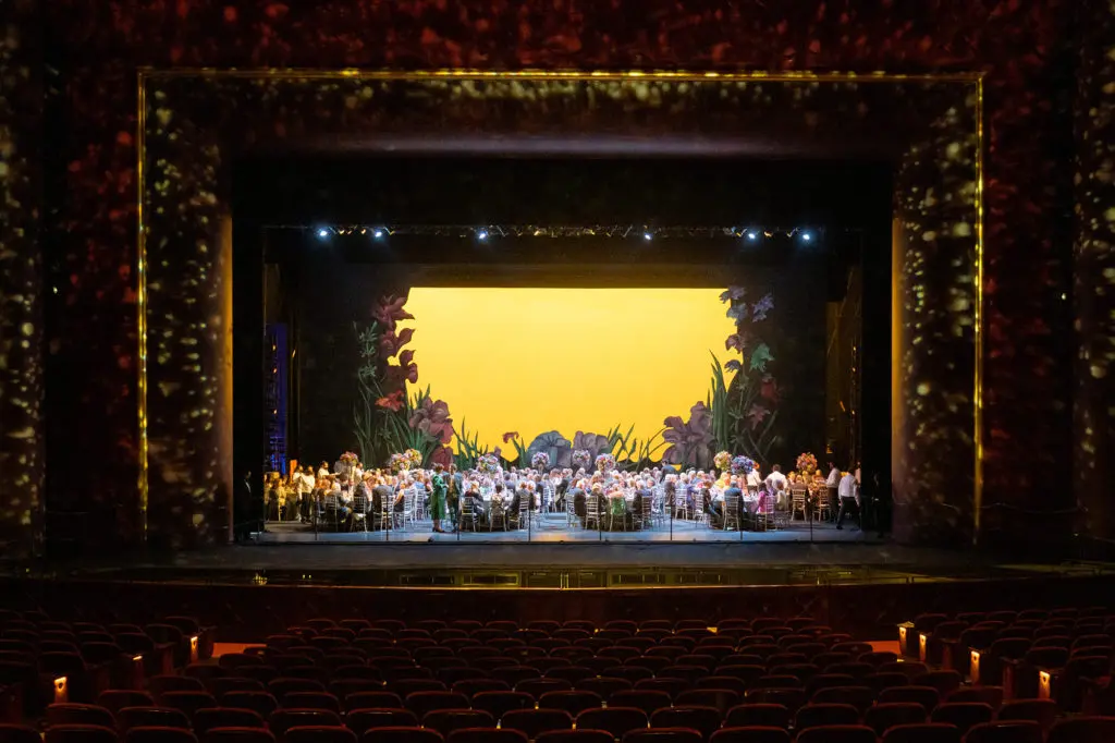 Elegant dining for the Houston Ballet Opening Night Onstage Dinner (Photo by Wilson Parish)