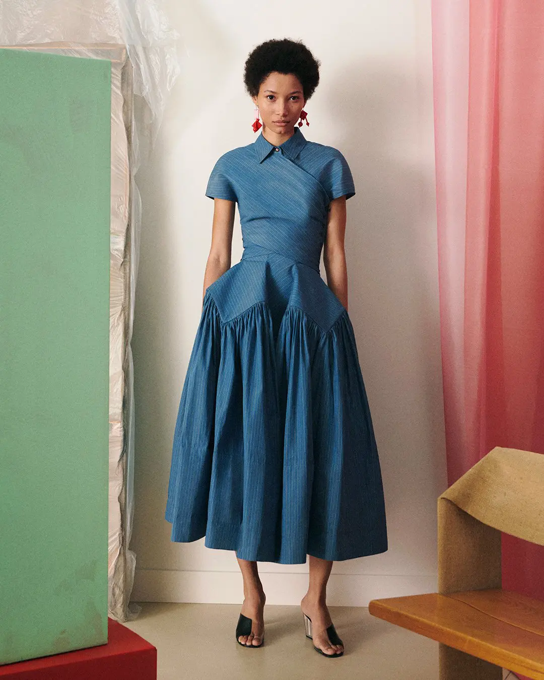 Tory Burch – Already played with Pantone’s Blue Perennial tone last summer.
