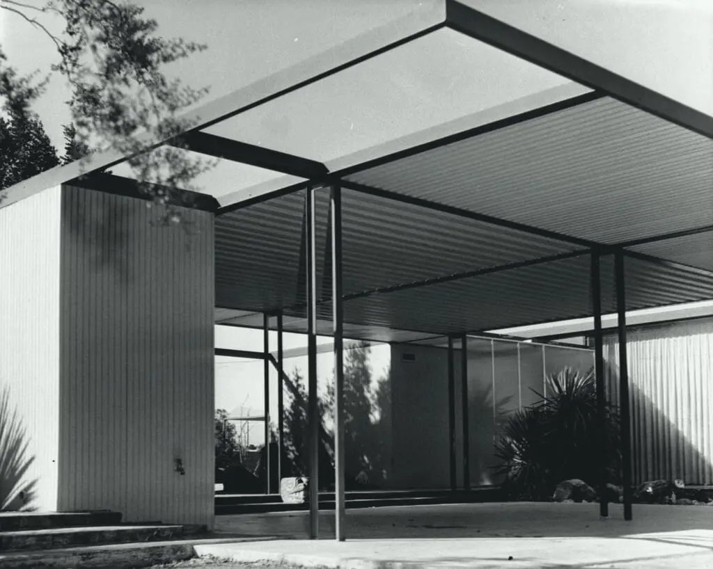 The architect's own home typified his approach to Desert Modernism: William F. and Wini Cody Residence, Palm Springs, California, 1952. (Gail B. Thompson)