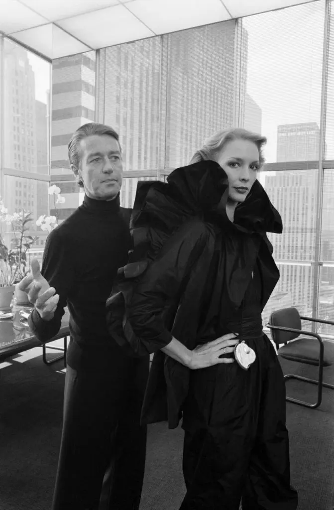 Halston with model Karen Bjornson, 1970s (courtesy of Halston archives)