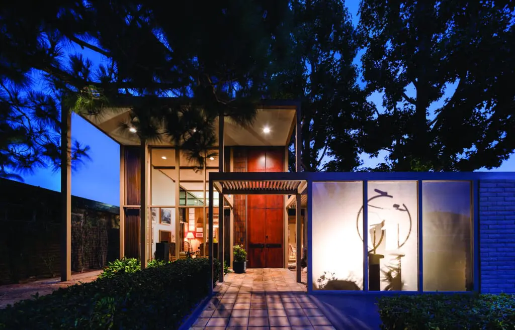William F. Cody was truly a master of midcentury modernism, who defined Palm Springs' architecture during the heady post-war years. Shown: Dr. Branch and Carol Kerfoot Residence, Newport Beach, California, 1967. (Darren Bradley)