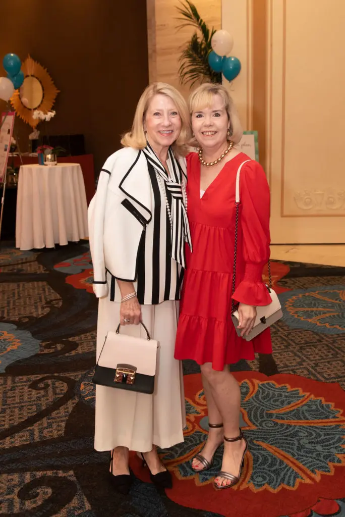 Debbie Oates, Christie Carter (Photo by Tamytha Cameron)