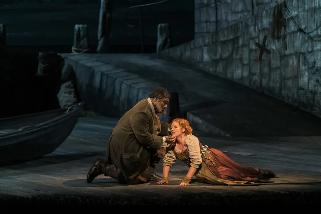 Reginald Smith, Jr sings the role of Pascoe and Grammy Award-winning Sasha Cooke takes the role of Thirza. (Photo by Michael Bishop)