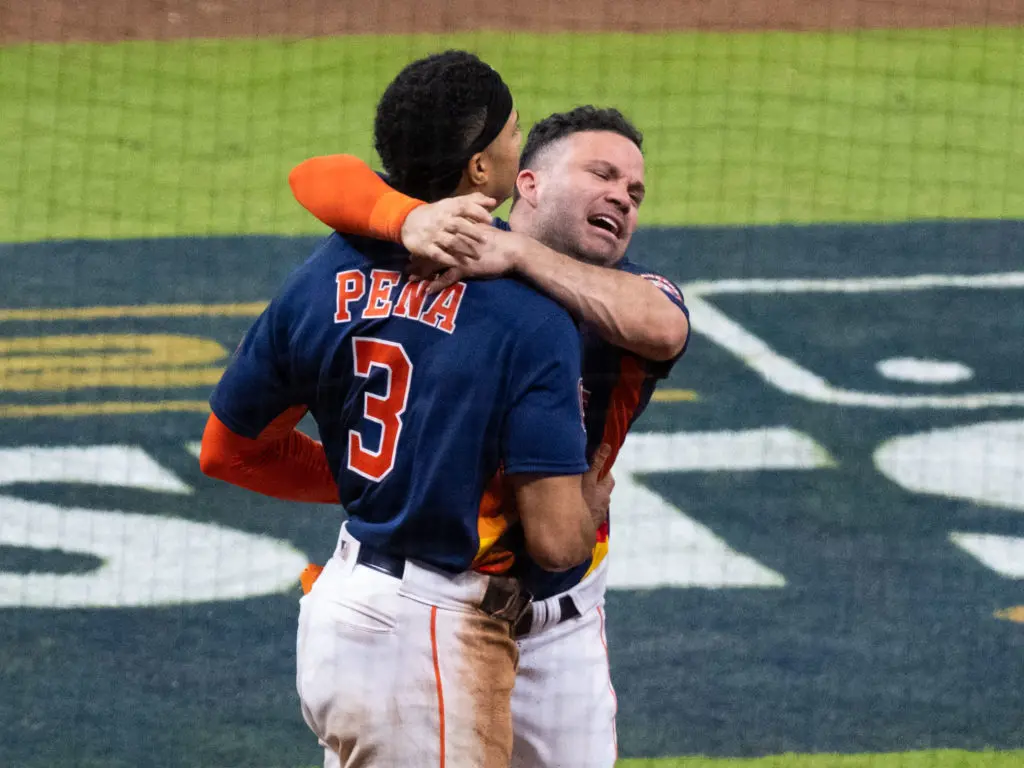Jose Altuve loves Astros rookie shortstop Jeremy Peña too. Photo by F. Carter Smith)