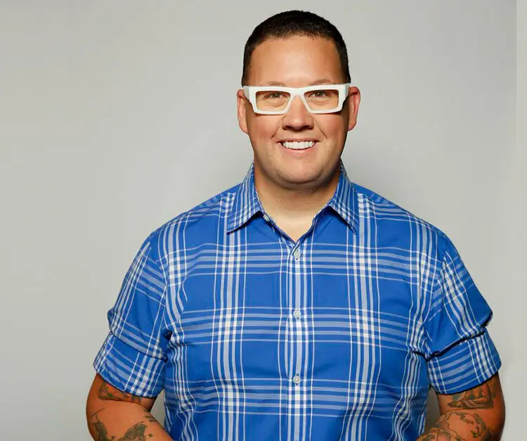 Graham Elliot is DFW bound and bringing his two Michelin stars with him to Duke steakhouse.