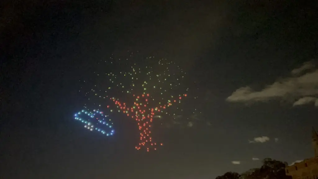 The iconic Rice University oak and owl created in drones for 'The Investiture Gala' by Verge Aero.