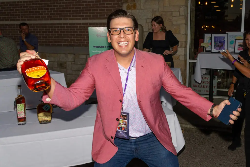 Justin Goodman at the Iron Bartender 2022 competition benefitting The Periwinkle Foundation. (Photo by Larry Geiger)