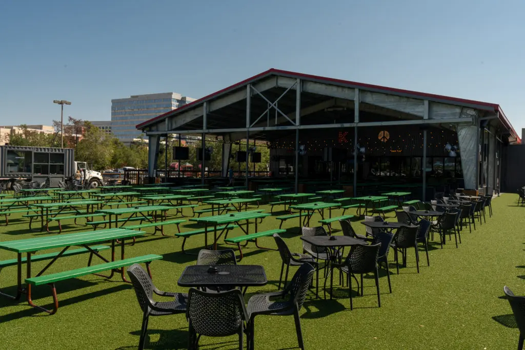 The new Kirby Ice House in The Woodlands features a lush 18,000 square foot dog-friendly backyard. (Photo by Michael Anthony)