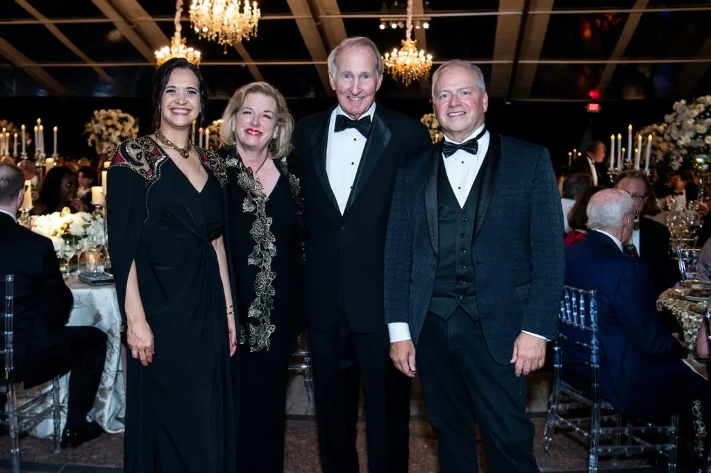 A Truly Glittering Scene Sends Houston Grand Opera Soaring to a $600,000 Night — An Opener and a Feast to Remember