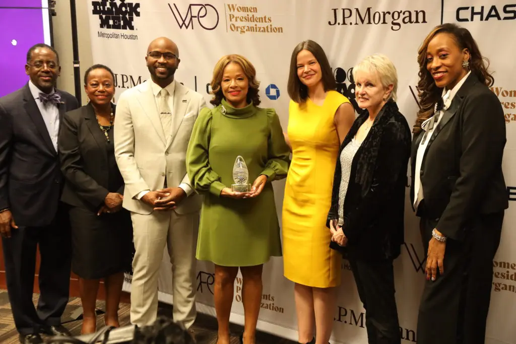 Marvin Dickerson, Betty Hines, Dr. Justin Washington, Delaina Curry-Allen, Camille Burns, Becky Robbins, Danielle Davis at the Women of Color Achievement Awards Houston (Photo by Arion Smith)