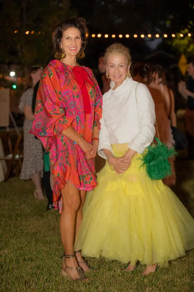 Paula Daly, Maurine Ford at The Menil Collection's alfresco 'Party in the Park.' (Photo by Miroma Photography and Design)