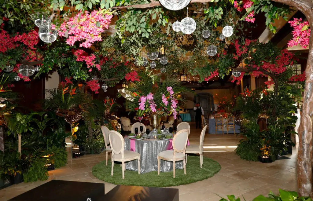 Over-the-Top Tablescapes for a Cause — When Design and Dallas Alumni Unite
