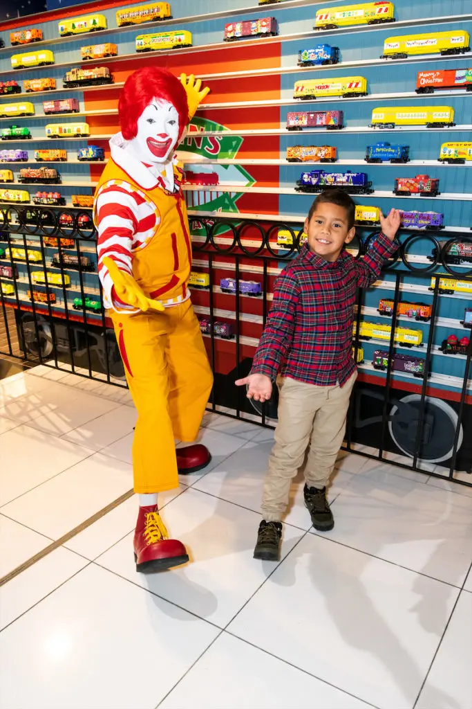 Ronald McDonald and Vasco Castaneda (Photo by Bret Redman)