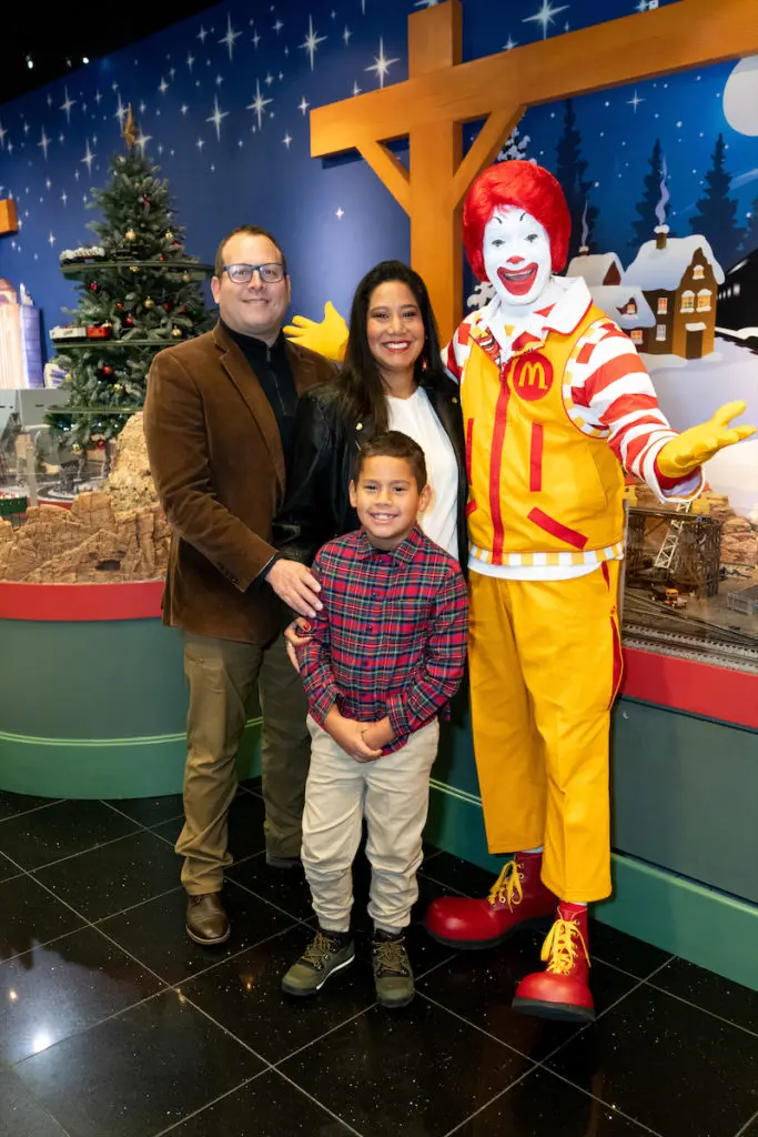 Ronald McDonald with Eduardo Castaneda, Vasco Castaneda and Antuane Gonzalez (Photo by Bret Redman)