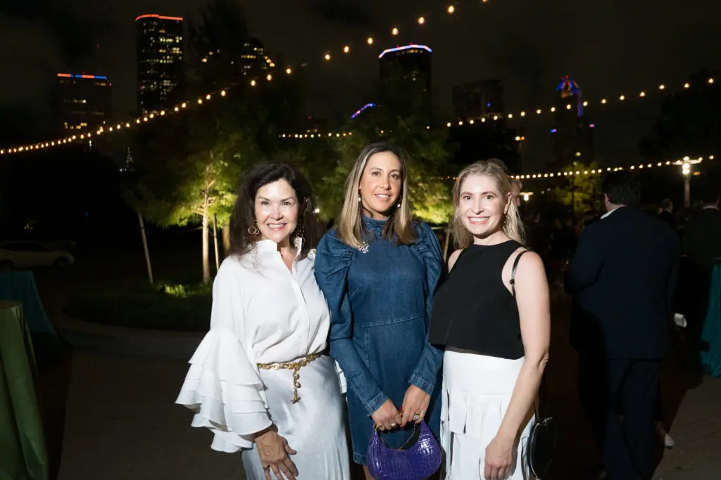 Geraldina Interiano Wise, Monica Radoff, Isabel David at the Buffalo Bayou Partnership gala. (Photo by Daniel Ortiz)