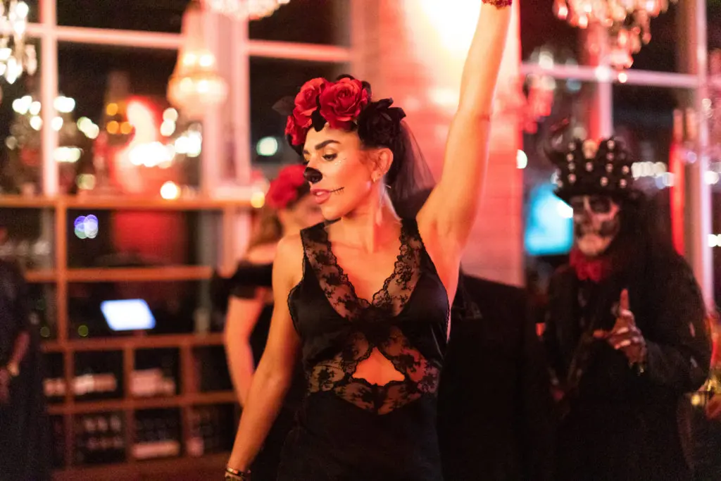 Guests at the Flora Cena Negra danced to DJ sounds following dinner. (Photo by Leah Walker Wilson)