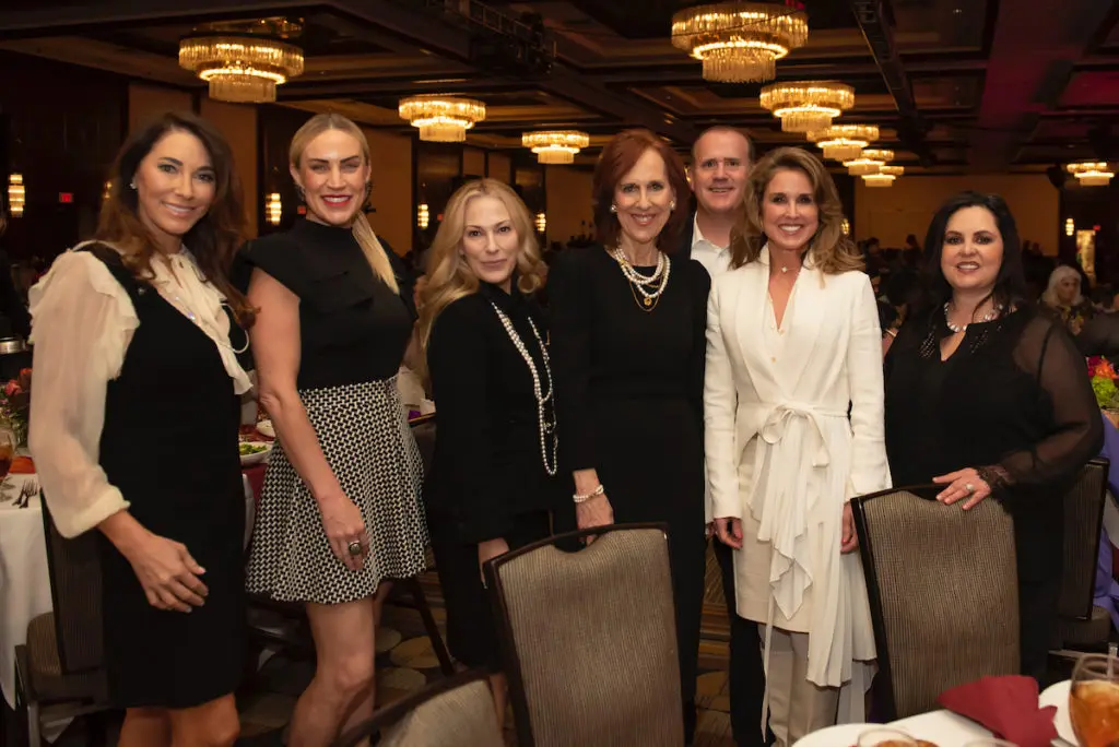 Sunie Solomon, Terra Najork Peterson, Amy Green, Susan Farris, Boyd Messmann, Wendy Messmann, Jill Blair Turner (Photo by Tamytha Cameron and Celeste Cass)
