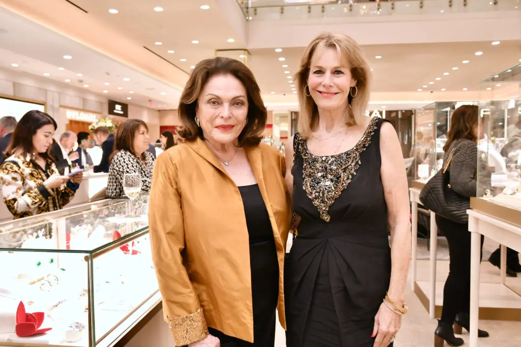 Beth Wolff, Cheryl Byington at the Zadok Jewelers holiday soirée. (Photo by Alex Montoya)