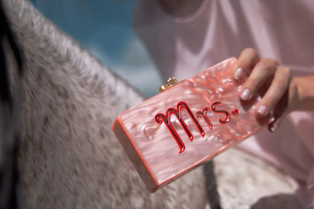 La Vie Style House bridal clutch, from $1,095 (Photo by Élio Nogueira)