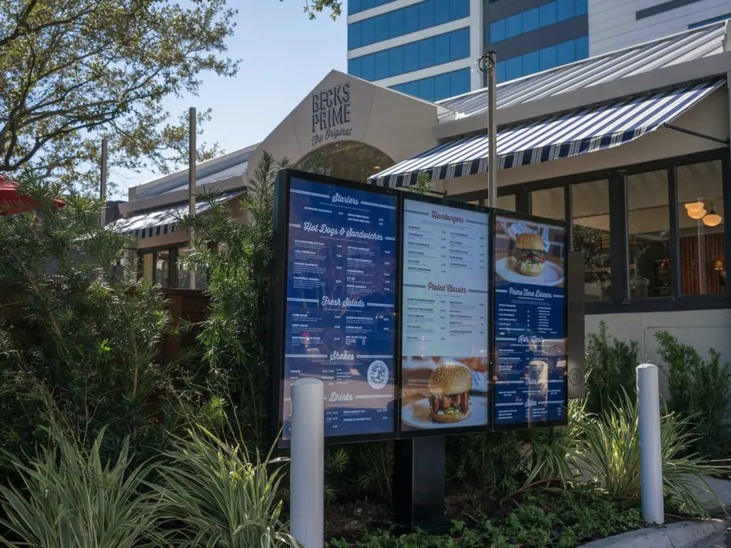 A newly installed digital screen at Becks Prime on Kirby adds a modern touch to the classicly designed restaurant. (Photo by Daniel Ortiz Photography)