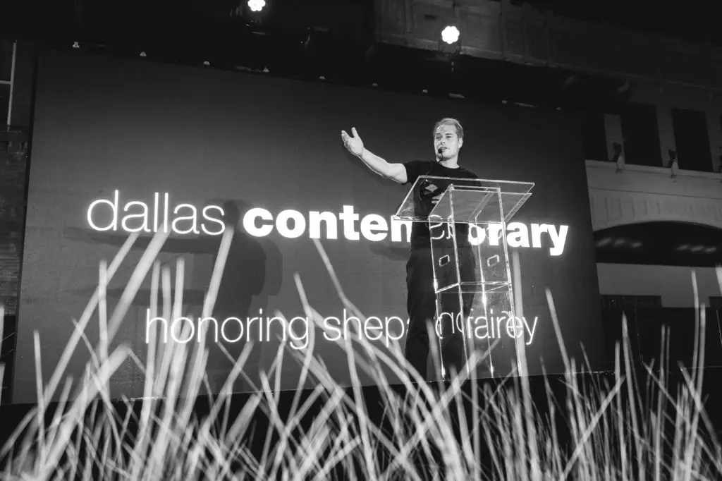 Honoree Shepard Fairey at the Dallas Contemporary Gala (Photo by Jonathan Zizzo)