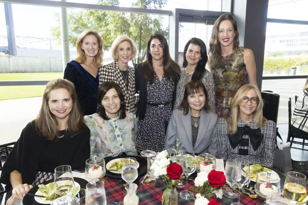 Lynne Alpar, Dana Golman, Sofi Sugasti, Jackie Bolin, Stephanie Prentiss, Carrie Becker, Deni Bryant, Jennifer Roberts, Nancy Carlson (Photo by Sharon Ellman)