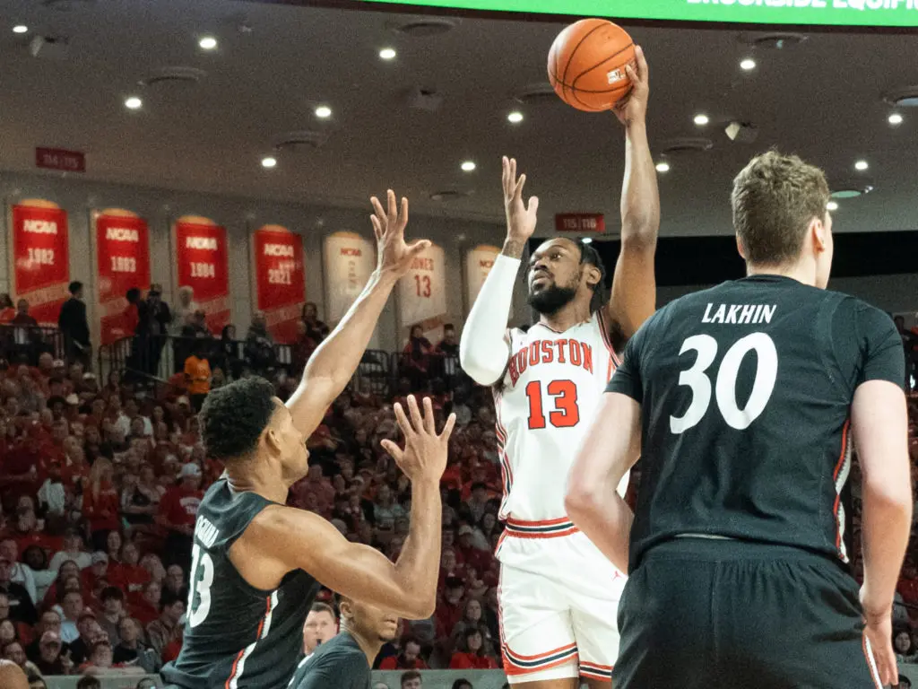University of Houston forward J'Wan Roberts has developed a potent hook shot. (Photo by F. Carter Smith)