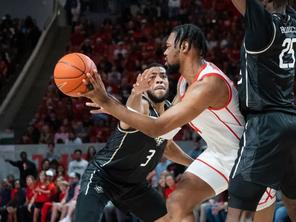 UH forward J'Wan Roberts can create baskets for others with his passing too. (Photo by F. Carter Smith)