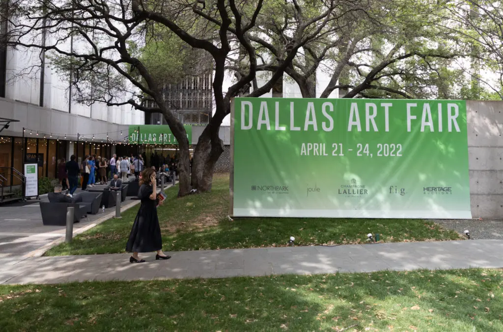 The Dallas Art Fair, 15th edition, unfurls April 20-23, 2023 at Fashion Industry Gallery (f.i.g.). (Photo by Exploredinary)