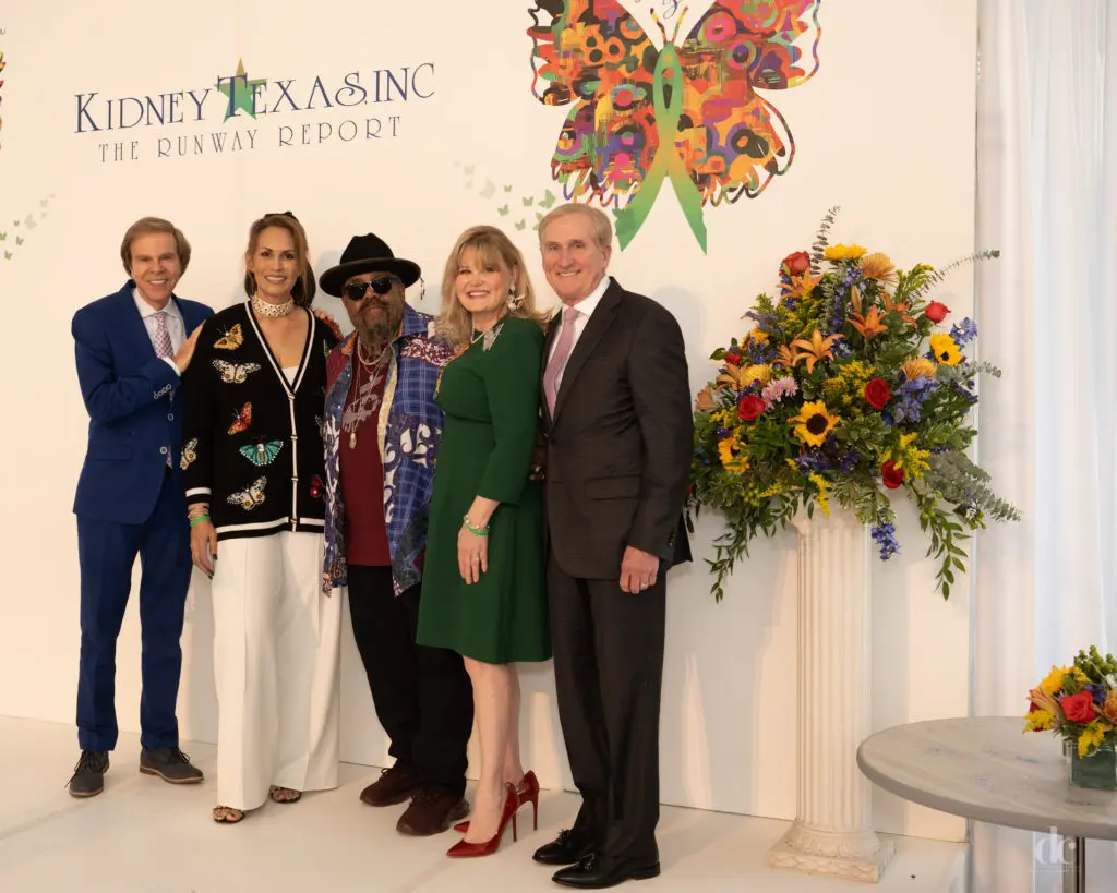 Scott Murray, emcee; Dr. Carla Russo, Luncheon Co-Chair; Sir Earl Toon, featured singer; Regina Bruce, Luncheon Co-Chair; John Pickett (Photo by Danny Campbell, Thomas Garza, Rob Wythe/Wythe Portrait Studio)