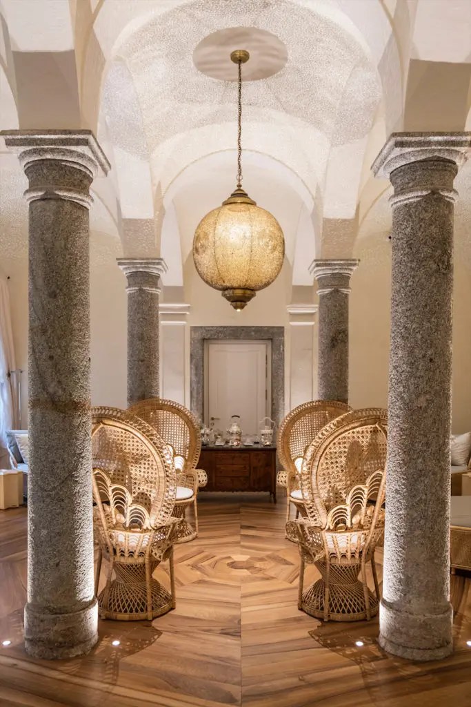 The spa relaxation lounge at Passalacqua (photo by Enrico Costantini)