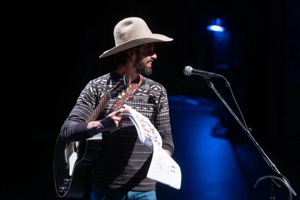 'Yellowstone' star Ryan Bingham gives a shout out to citizens of Brookwood Community during the 40th anniversary gala. (Photo by Daniel Ortiz)