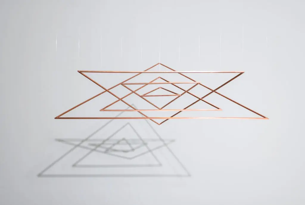 Elias Crespin's "Trianguconcéntricos Cuivre," 2021